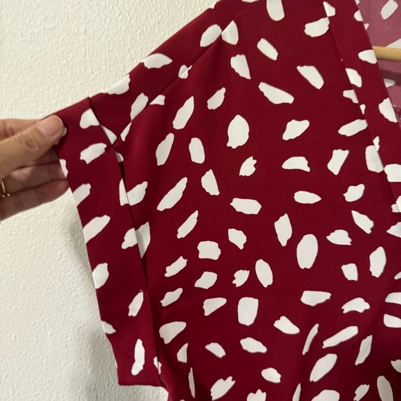 Umgee Dalmatian Print Short Folded Sleeve V-Neck Shift Mini Dress Crimson Red-XL - Picture 5 of 9